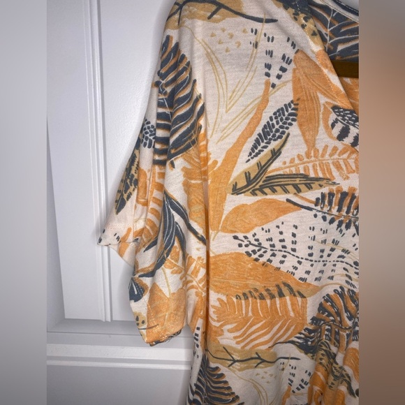 Truself coral leaf patterned top with tie front - Picture 4 of 8